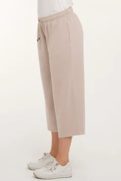 Elliana capri
